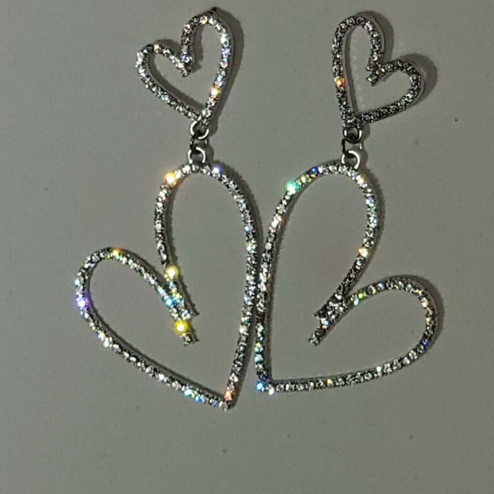 Brand new double heart earing - Picture 2 of 3